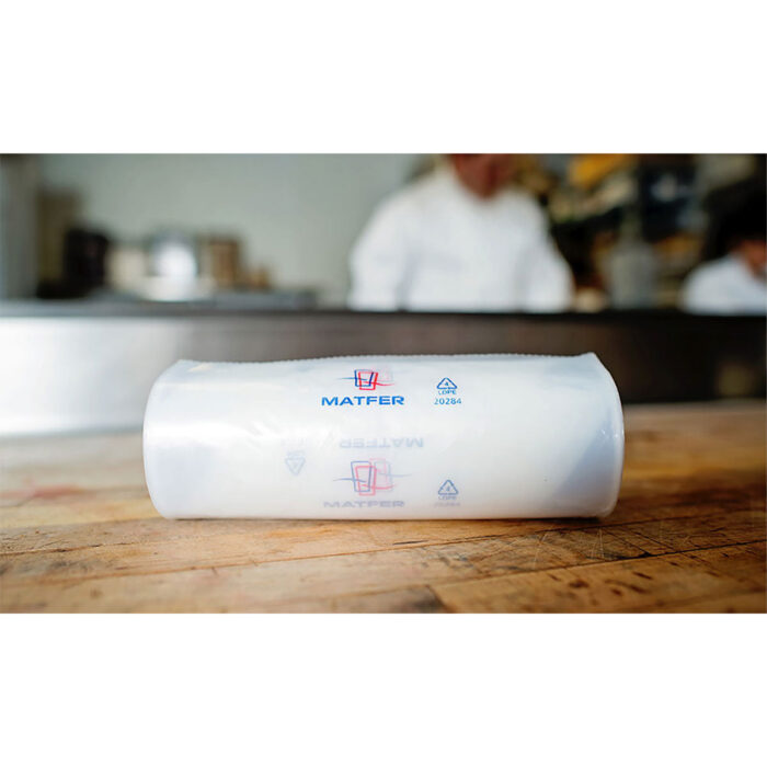 Matfer 165018 Plastic Disposable Pastry Bags, 21", Roll of 100 - Image 2
