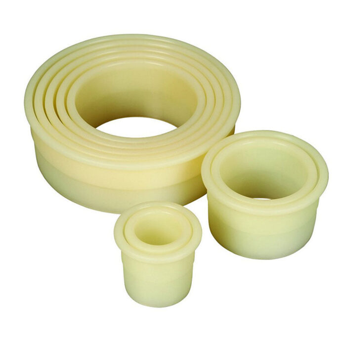 Mercer M35502 Round Dough / Cookie Cutters 9 pc. Set - Image 1